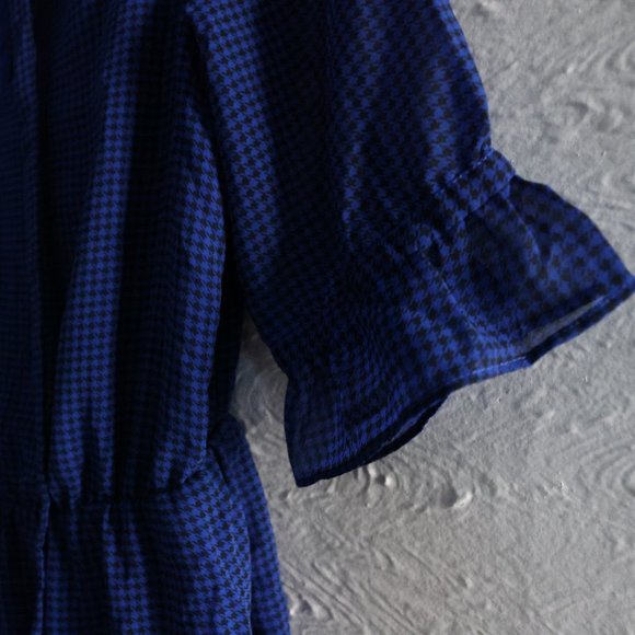 Banana Republic Houndstooth Black & Blue Neck Tie Top - Size XS - Picture 8 of 11